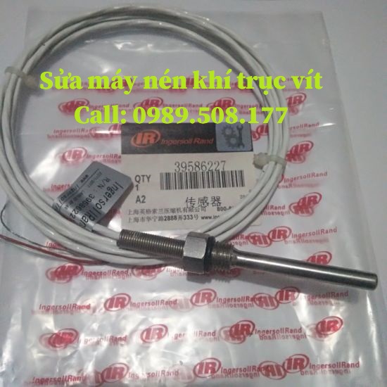 <p>Cảm biến nhiệt độ là loại phụ kiện không thể thiếu trong các máy nén khí trục vít. Khi cảm biến hư hỏng cần phải tiến hành sửa chữa hoặc mua loại thay thế mới. Vậy cách chọn mua cảm biến nhiệt độ máy nén khí thế nào?</p>