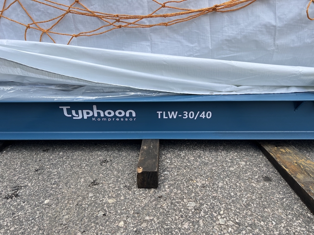 Máy nén khí cao áp không dầu thổi chai PET - TYPHOON TLW-30/40